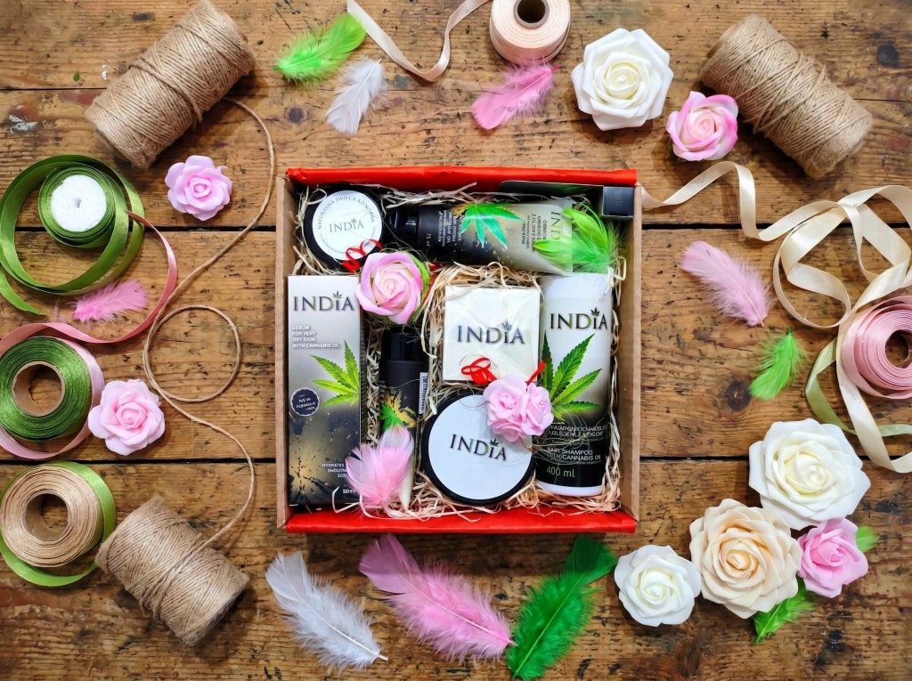 Zestaw Kosmetyków Damski Prezent Dla Mamy Żony Babci Naturalny Box SPA
